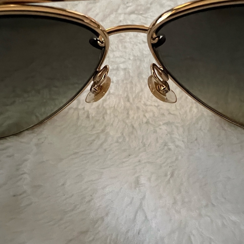Gucci Black and Gold Marina Chain Aviator Sunglasses⌠Authentic ! - Picture 10 of 16